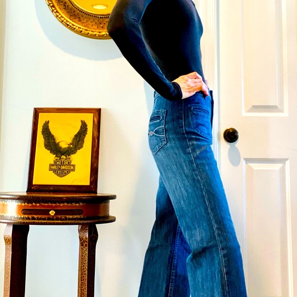 Jordache Jeans Reissue Y2K. Size 6 Waist 28” Hip 32-33” Length 40” - Picture 5 of 8